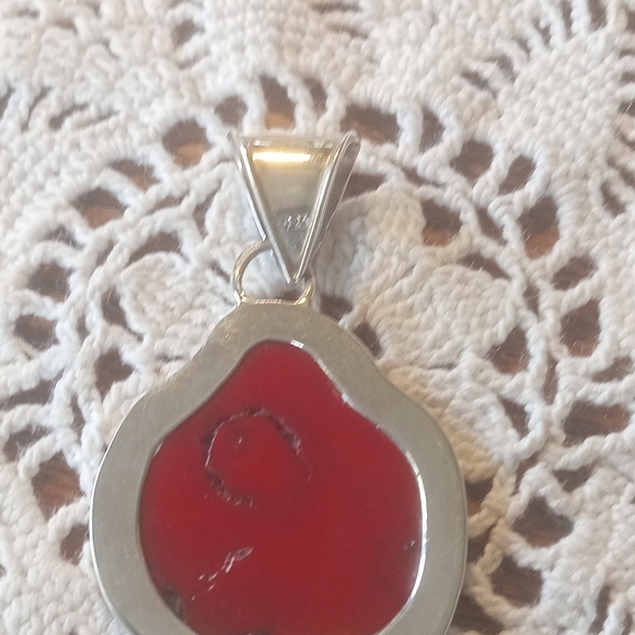 Red Agate and Silver Pendant (stamped 925) - Picture 3 of 3
